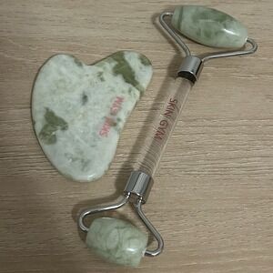 Skin Gym Jade Face Roller & Gua‎ Sha Massage Workout Set